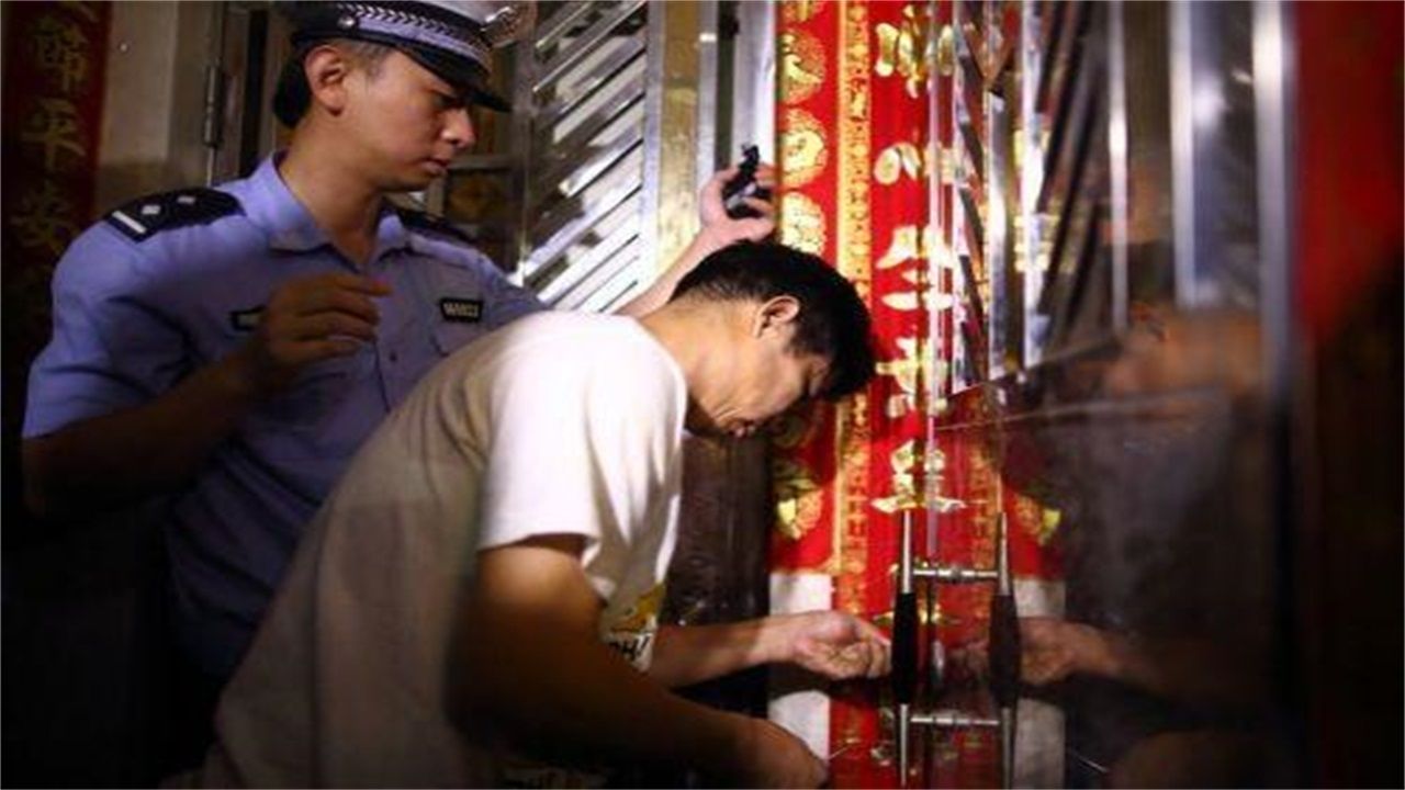 庆阳地区请开锁师傅开了锁后，师傅为什么一般都不进门，就算主人请也不进去？